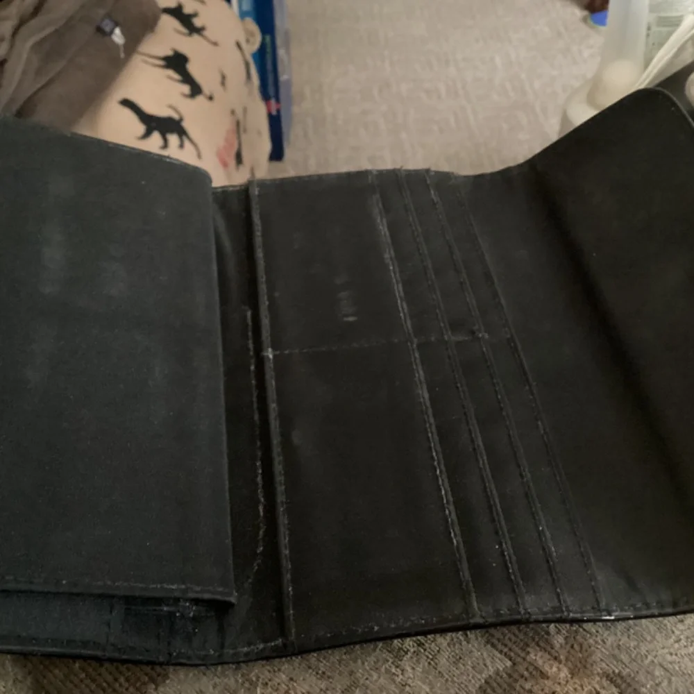 Wallet - Picture 3 of 4